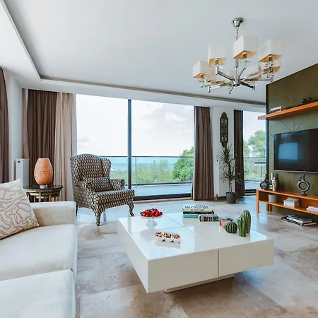 Royal Blue Diamond 7 Villa