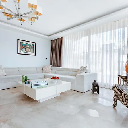 Villa Royal Blue Diamond 7 *